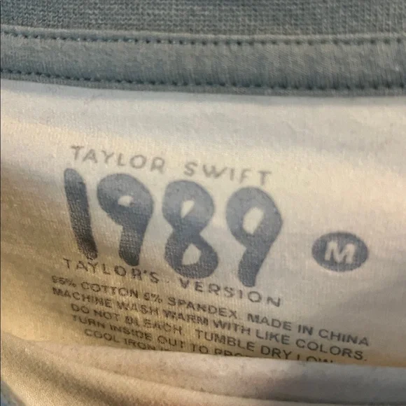 Taylor Swift 1989 baby Tee - Medium - Picture 2 of 3